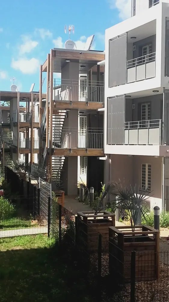 LE POKER D'AS - 42 LOGEMENTS ET 1300M2 DE BUREAUX LE TAMPON (1)